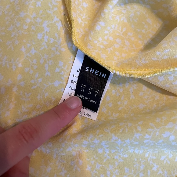 Lemon Summer Flowy Dress - Picture 2 of 2